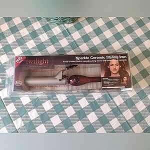 RARE Twilight Bella Ceramic  Curling Styling Iron Limited Edition NEW IN BOX !!